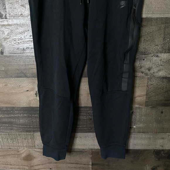SOLD Nike Womens Tech Fleece Joggers Medium - Picture 3 of 6